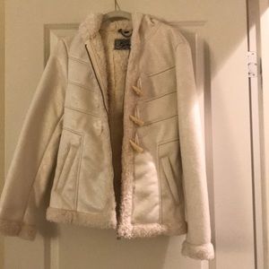 Guess ivory toggle zip faux shearling small jacket